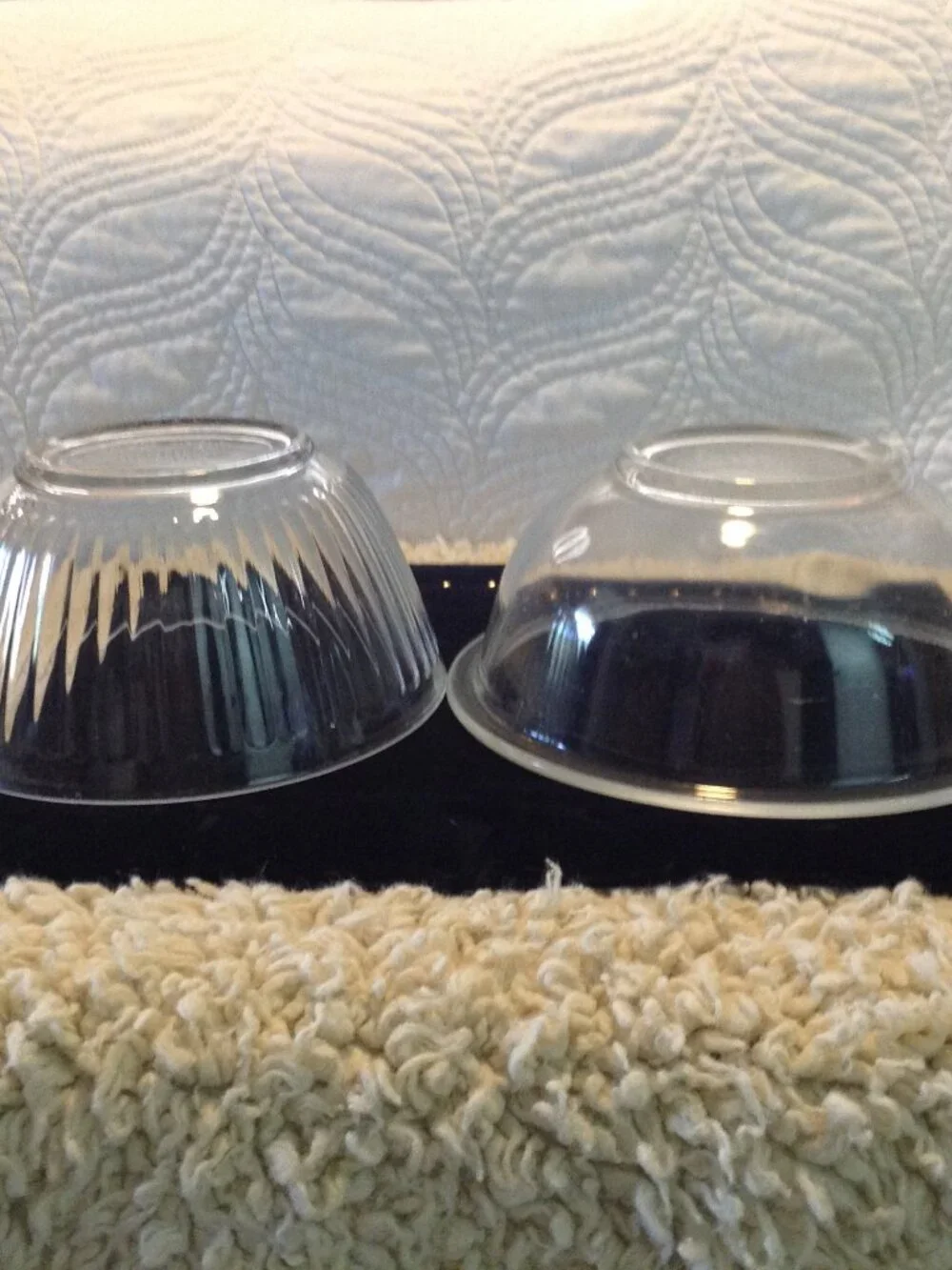 (2) Pyrex Mixing Bowls 1 Ribbed 1 Plain Iconic Quality Nostalgic Glass Cabincore
